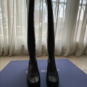 스튜어트 와이츠먼 5050 나파 가죽 부츠