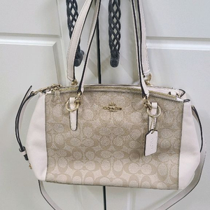 코치 시그니처 토트백 겸 크로스백