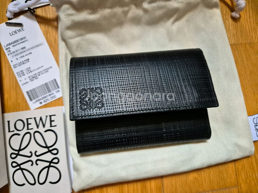 로에베 레더 정품반지갑 풀세트팝니다--3