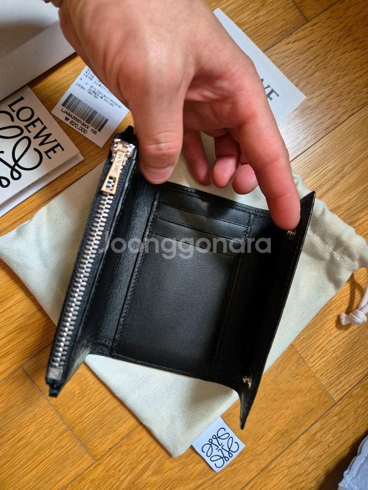 로에베 레더 정품반지갑 풀세트팝니다--4