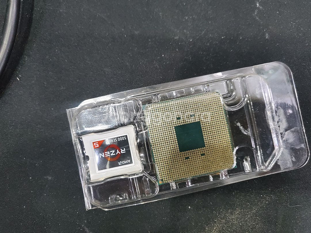 고장난 라이젠 7 5800x 부품 4만--0