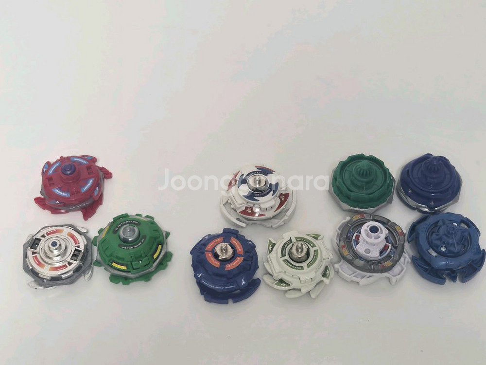 탑블레이드 팽이 판매합니다.--1