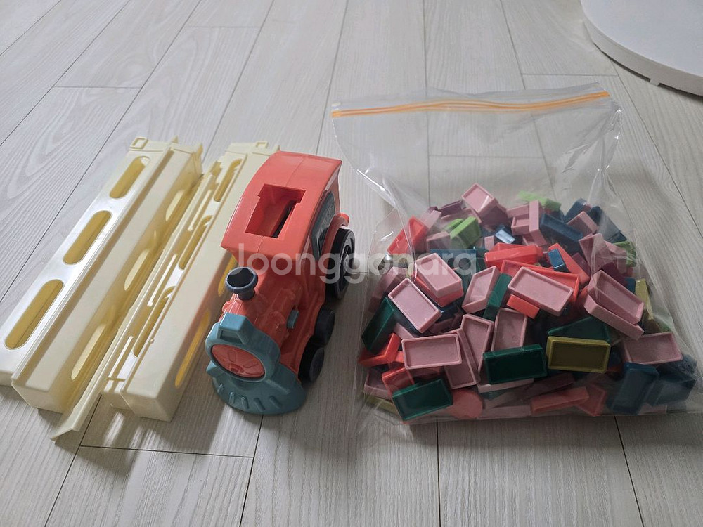 도미노 기차 장난감 팝니다--0