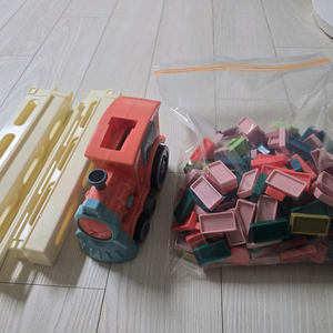 도미노 기차 장난감 팝니다