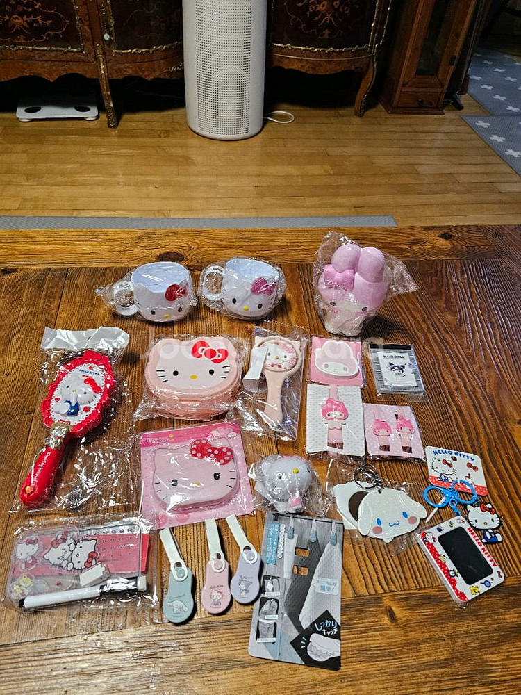 새상품) 헬로키티 시나모롤 캐릭터 산리오 상품 빗 브러쉬 거울 계산기등--0