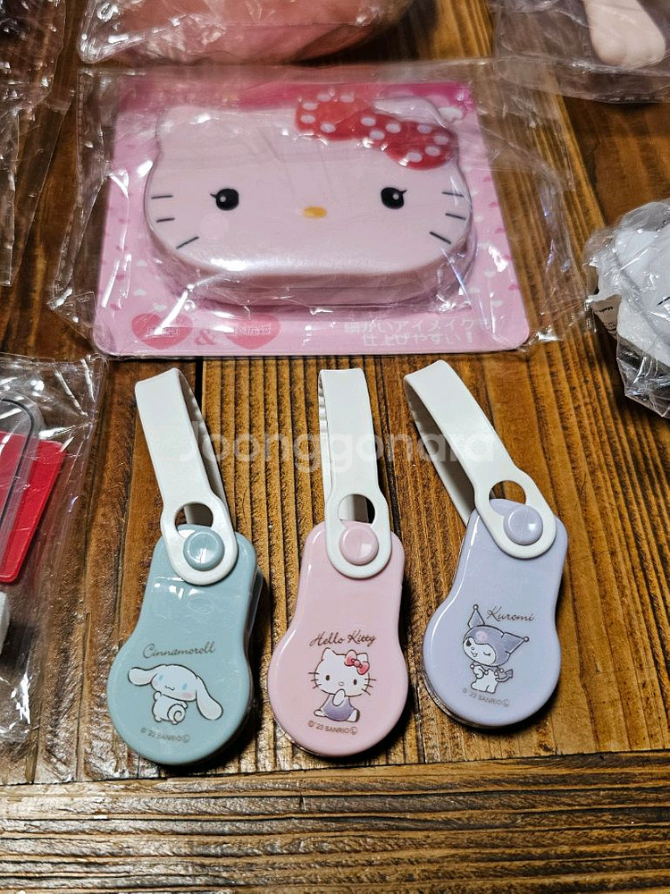 새상품) 헬로키티 시나모롤 캐릭터 산리오 상품 빗 브러쉬 거울 계산기등--3