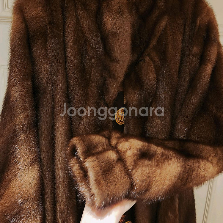 일본산 고급스러운 윤기 촤르르한 갈색 모피코트 S급--2