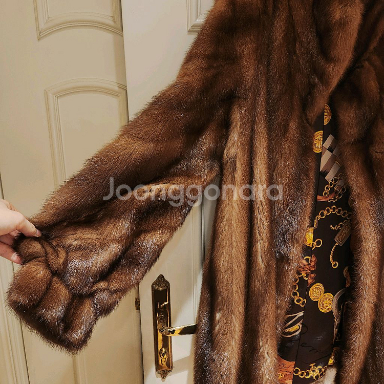 일본산 고급스러운 윤기 촤르르한 갈색 모피코트 S급--5