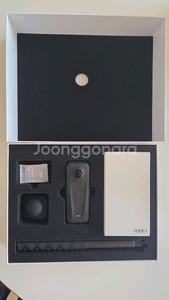 인스타360 X4 Air 액션캠 스타터 번들--1