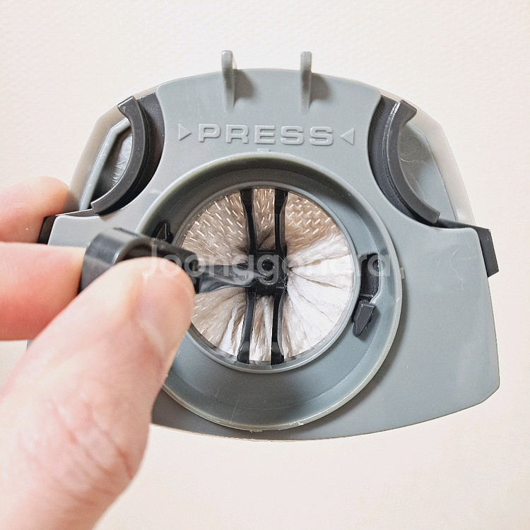 정상작동 일렉트로룩스 무선청소기 배터리빵빵함 브라운 2in1 스틱+핸디형--8