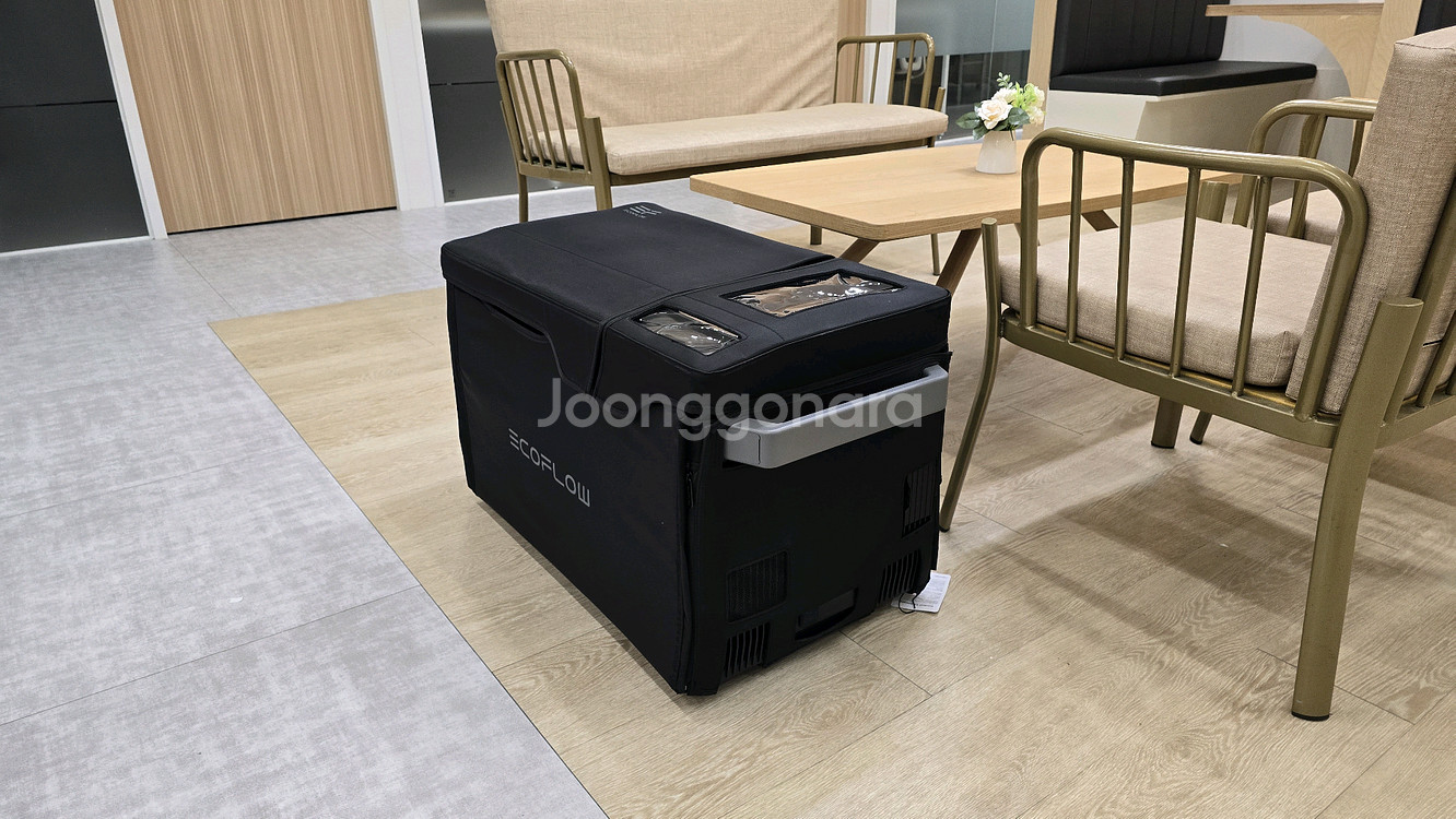 (새것)에코플로우 글래시어 휴대용 미니 냉장고.--3