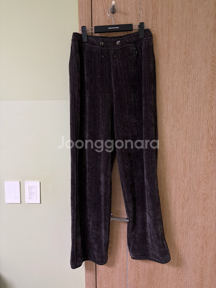 우영미 25fw 벨벳 팬츠 블랙or카키 1개만 판매--1
