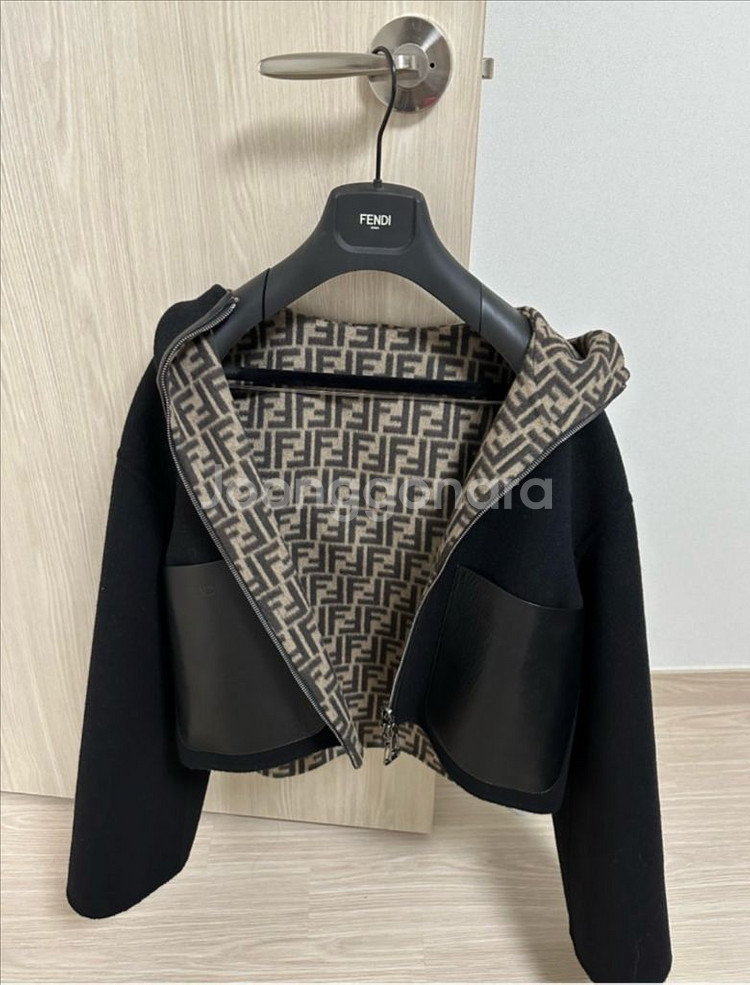 펜디 FF 로고 패턴 자켓--1