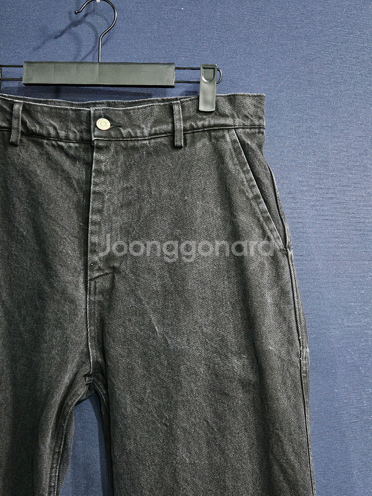 플라스틱 프로덕트 블랙컬러 남성 허리 31~32 데님팬츠--3