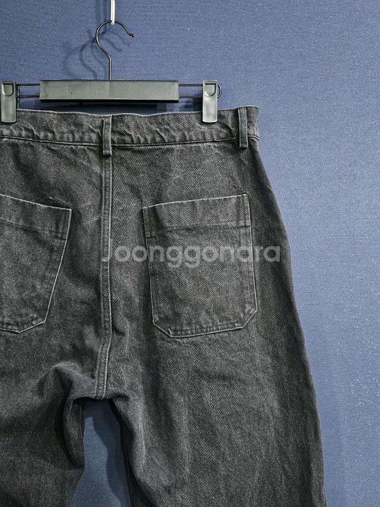 플라스틱 프로덕트 블랙컬러 남성 허리 31~32 데님팬츠--6