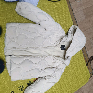 뉴발란스 나이키 패딩 후드 자켓 140 입니다