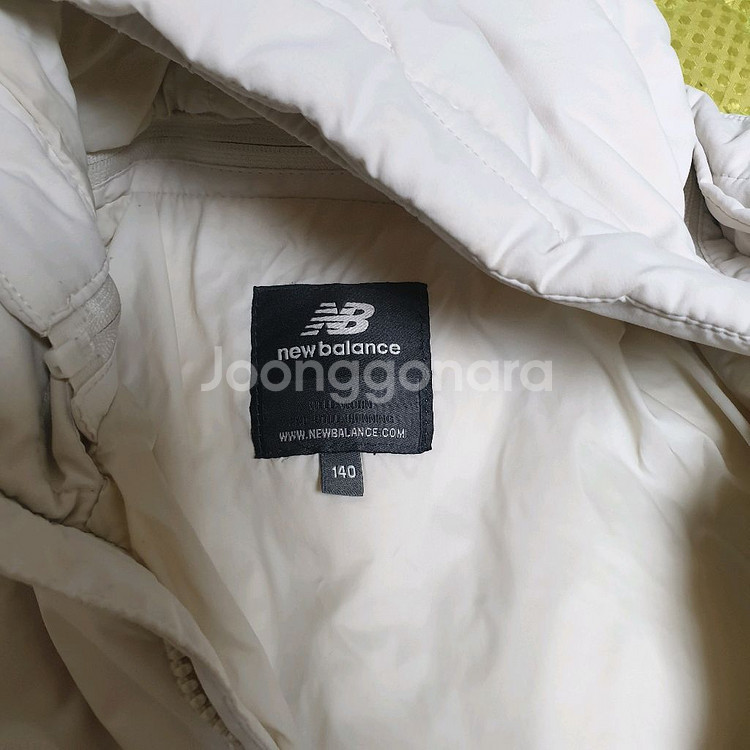 뉴발란스 나이키 패딩 후드 자켓 140 입니다--1