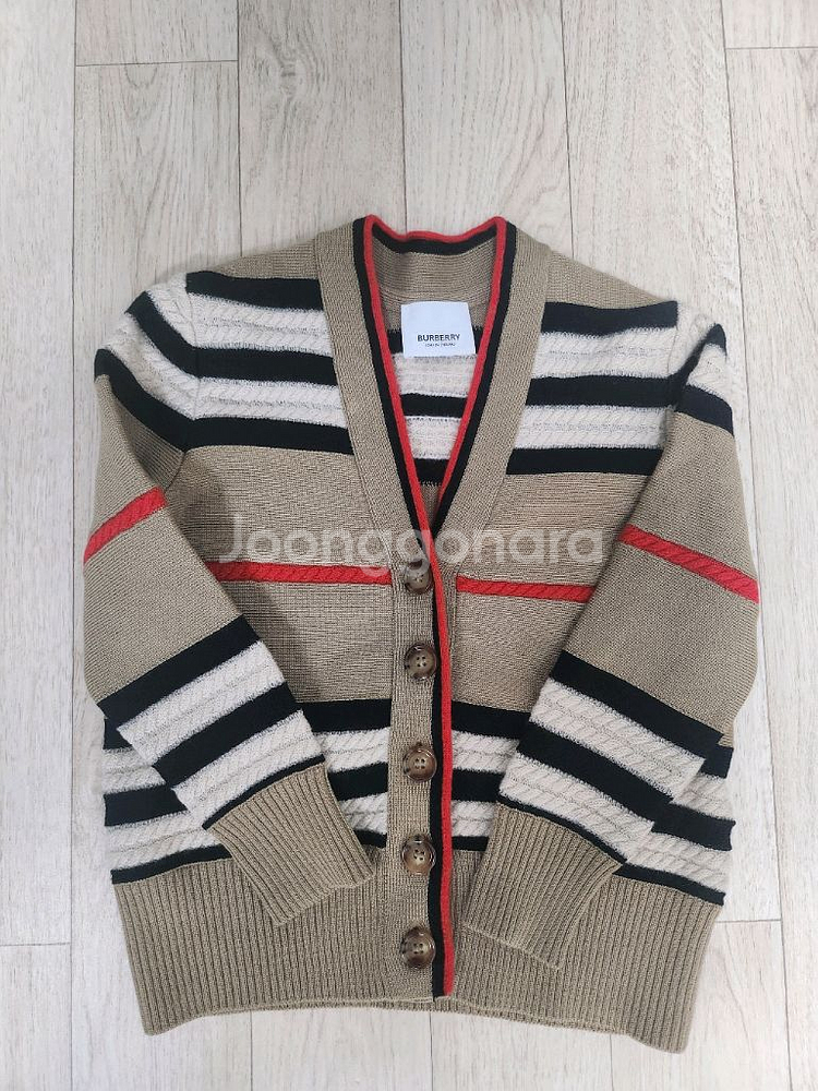 뉴라벨.정품.세트) 버버리키즈4y 가디건과 토마스원피스--1