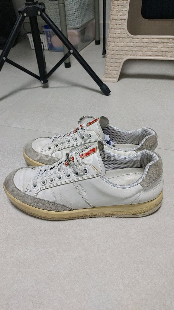 프라다 화이트 스니커즈 8.5(275) Vibram--1