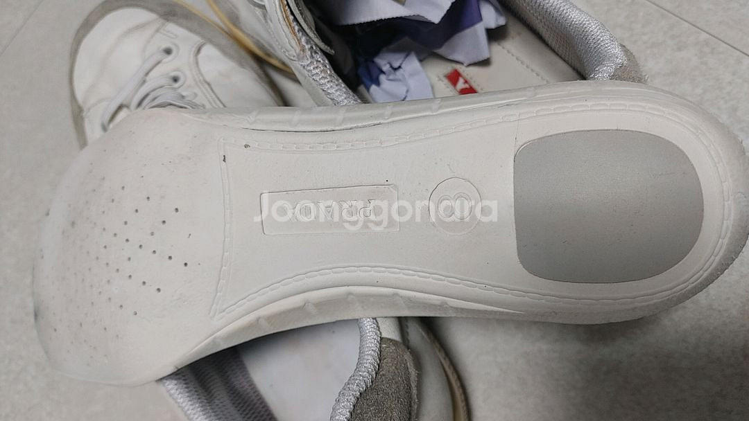 프라다 화이트 스니커즈 8.5(275) Vibram--6