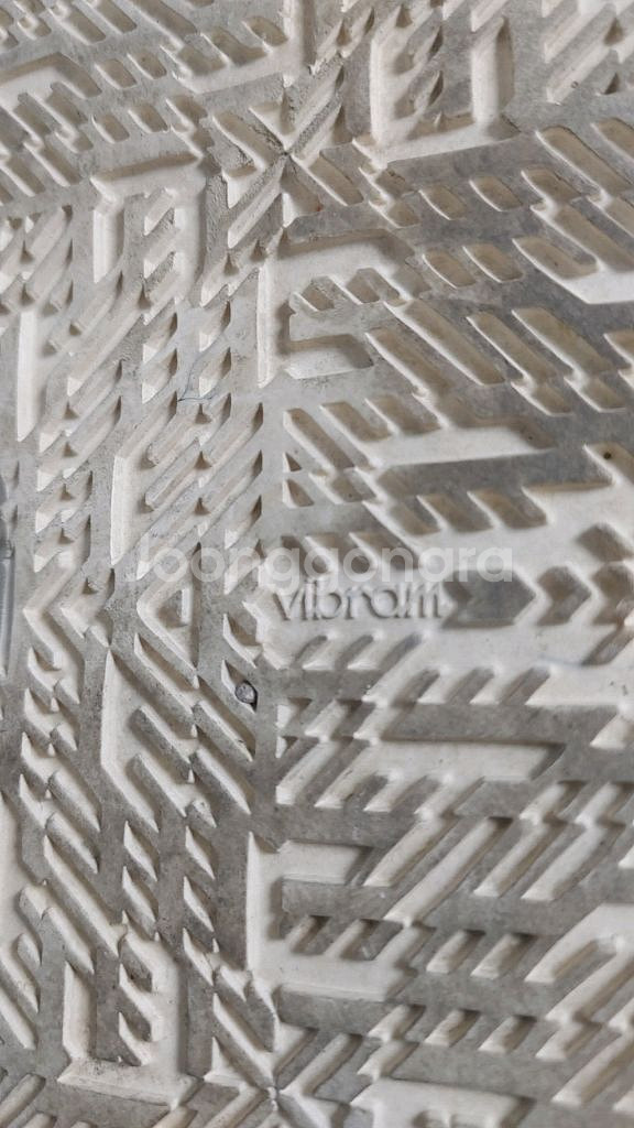 프라다 화이트 스니커즈 8.5(275) Vibram--4