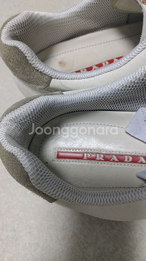 프라다 화이트 스니커즈 8.5(275) Vibram--8