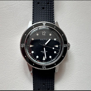 (삽니다)발틱 아쿠아스카프