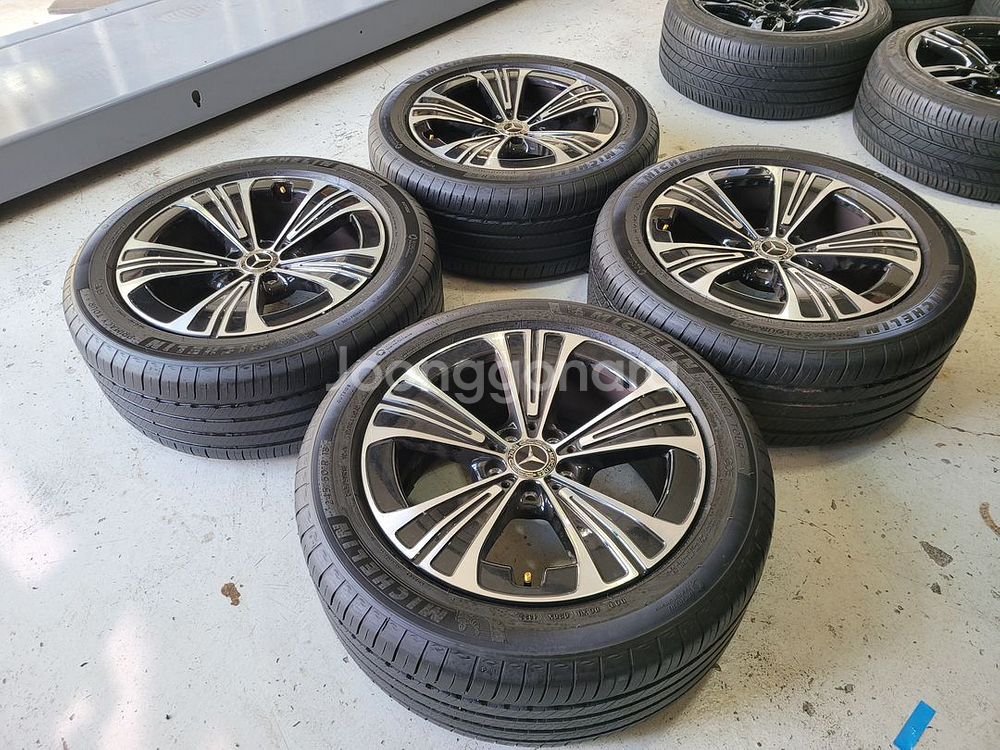 벤츠W214 신형E클래스 18인치 순정품휠타이어 한대분--0