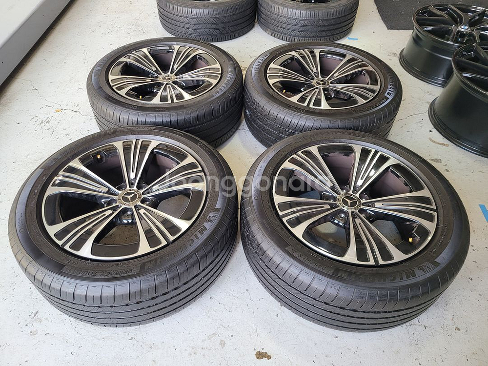 벤츠W214 신형E클래스 18인치 순정품휠타이어 한대분--1