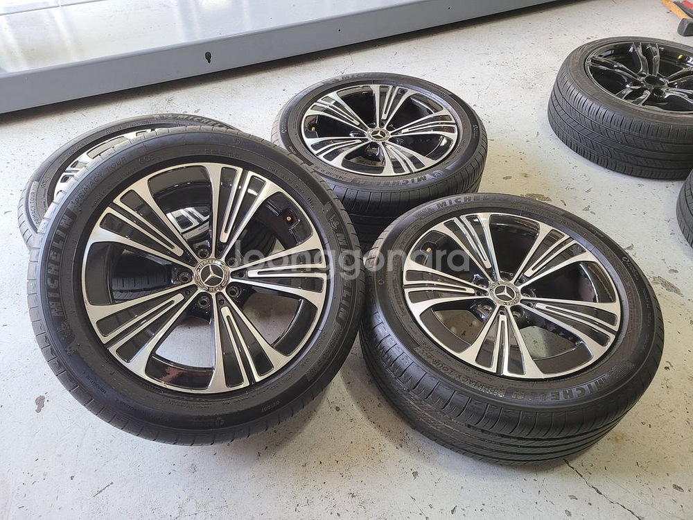 벤츠W214 신형E클래스 18인치 순정품휠타이어 한대분--5