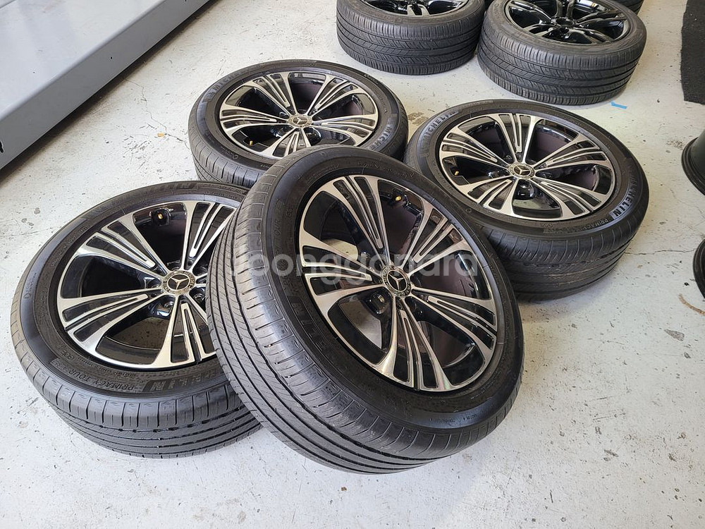 벤츠W214 신형E클래스 18인치 순정품휠타이어 한대분--6