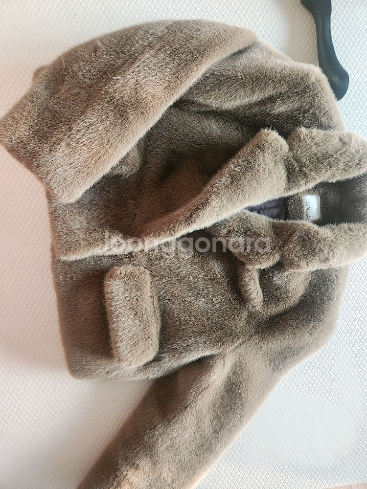 메그제이 퍼 크롭자켓 카키--3