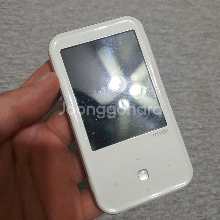아이리버 S100 4기가 mp3 부품용--0