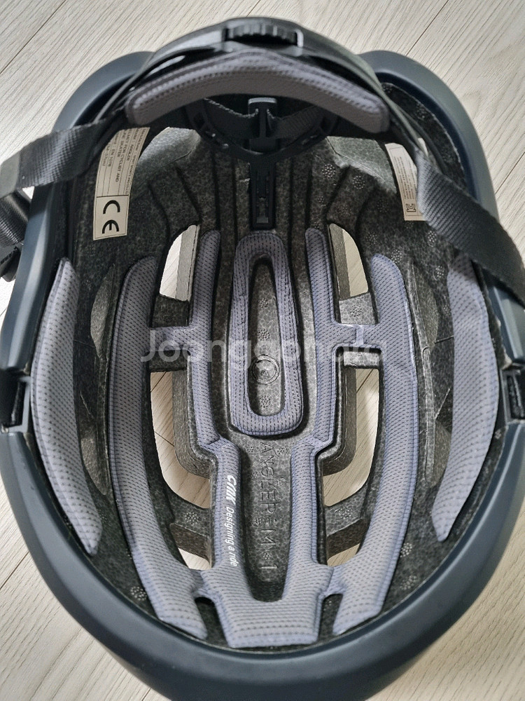 CRNK 크랭크 앵글러 자전거 헬멧 블랙 색상 M사이즈--4