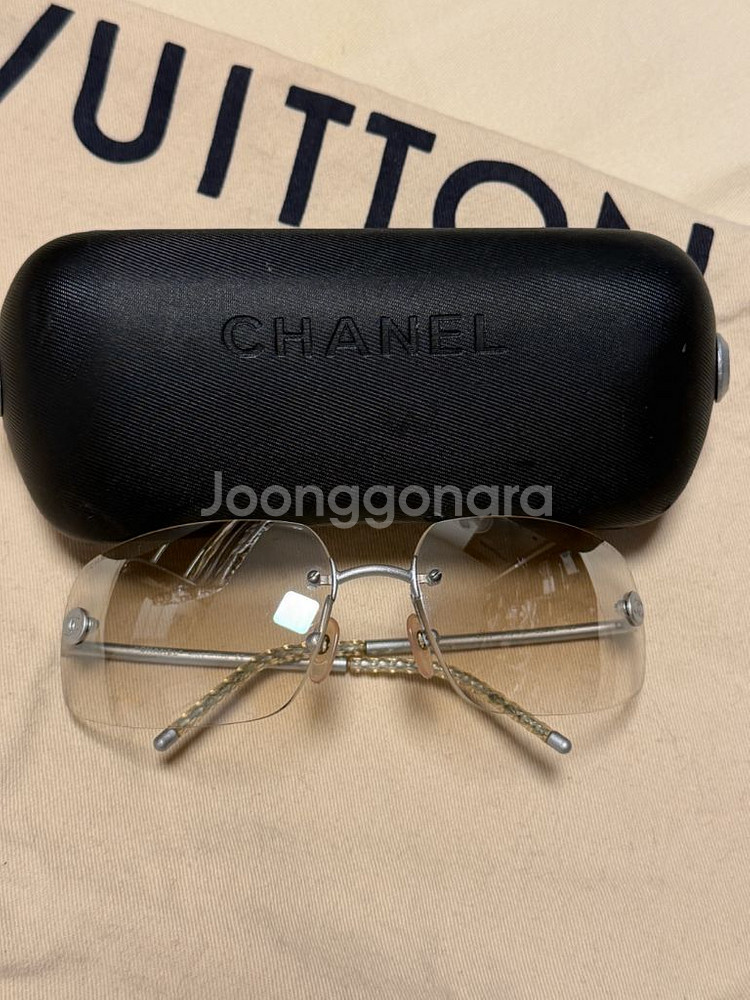 샤넬 고글형 선그라스 팝니다--0