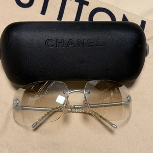 샤넬 고글형 선그라스 팝니다