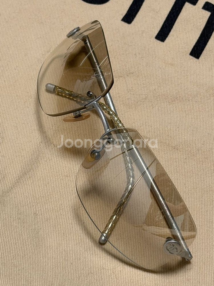 샤넬 고글형 선그라스 팝니다--2