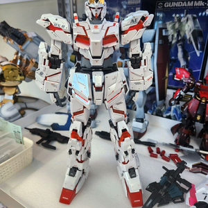 중국제 PG 유니콘 건담 펄 티타늄피니시풍 도색