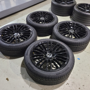 벤츠 신형C클래스 마차18인치 순정품휠타이어 한대분