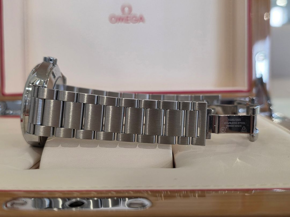 오메가 아쿠아테라 그레이다이얼 오토 이미지