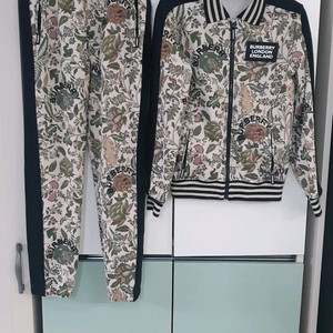 버버리키즈 플로럴 패턴 트랙탑 세트 12y