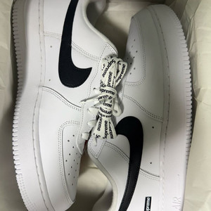 나이키 X 슈프림 에어포스1 화이트 블랙 280 이미지