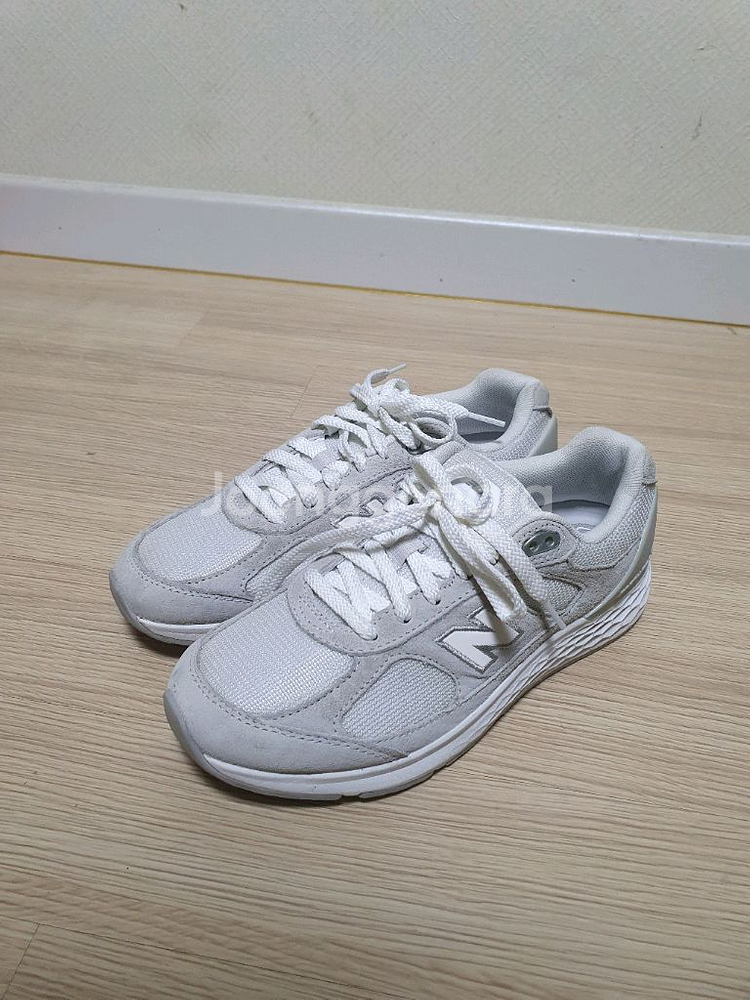 뉴발란스 1880 프레쉬폼 운동화 250--3