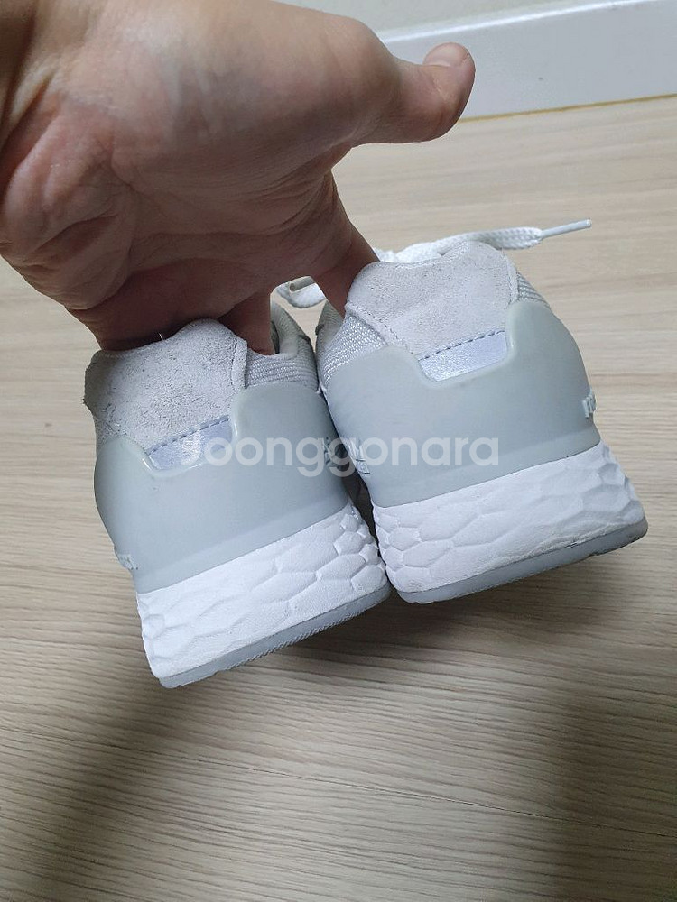 뉴발란스 1880 프레쉬폼 운동화 250--6