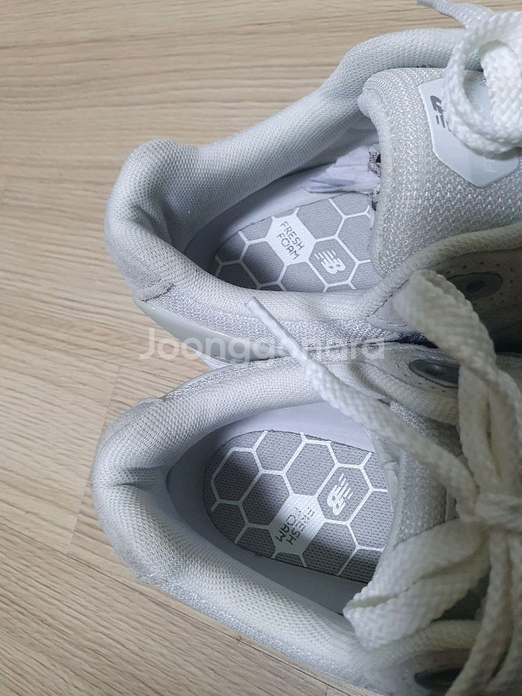 뉴발란스 1880 프레쉬폼 운동화 250--8