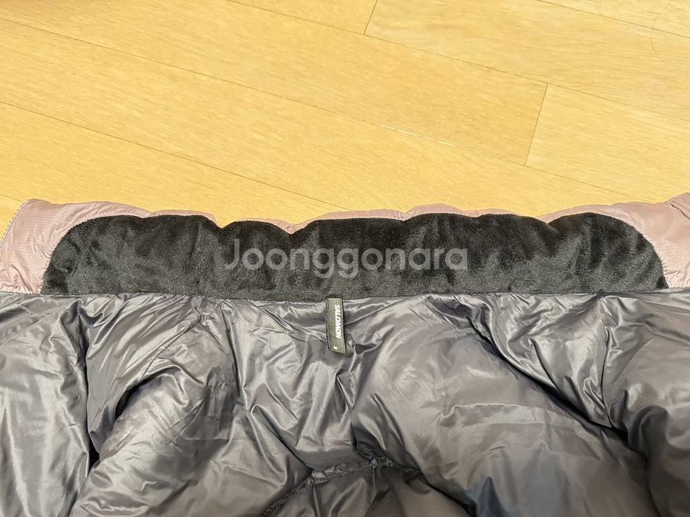 살로몬 컨투어 크롭 패딩 퍼플그레이 M팝니다--3