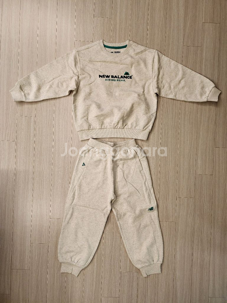 뉴발란스키즈 맨투맨 세트 130--0