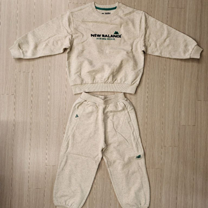 뉴발란스키즈 맨투맨 세트 130