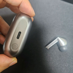 버즈3 프로 실버,화이트 팝니다