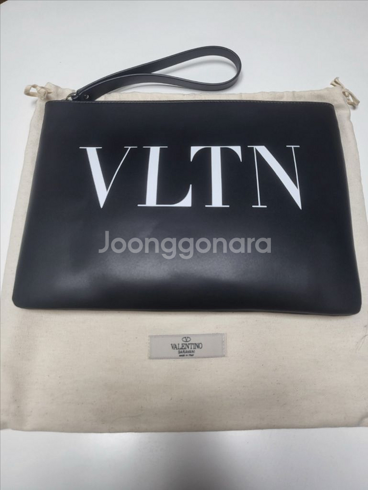 발렌티노 VLTN 클러치백 새상품--0